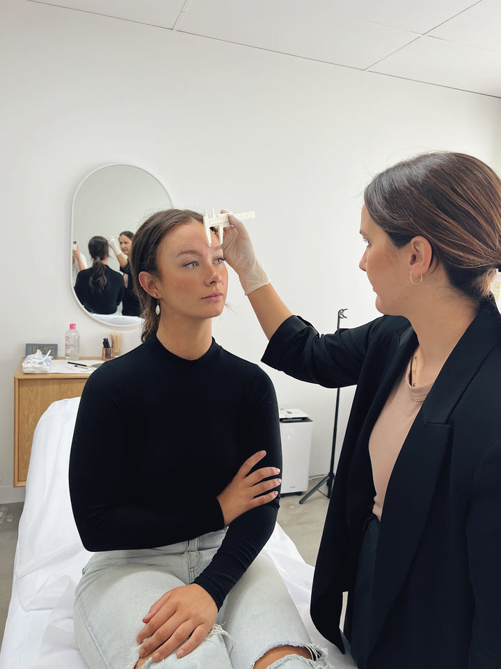 Unlocking the Secrets to a Successful Microblading Career: Choosing the Right Microblading Course